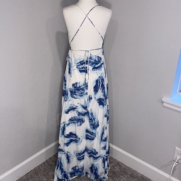 NWT Lulu’s Float Sweetly Blue/White Feather Print Dress Size XS - Picture 5 of 13